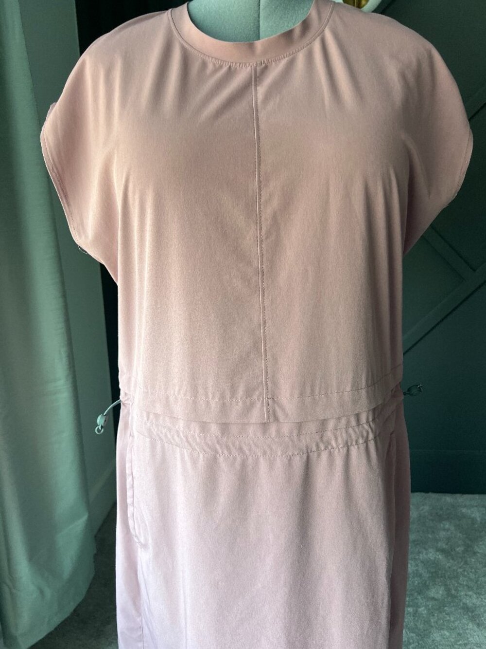 Sporty water-resistant cinch-waist dress in dusty rose